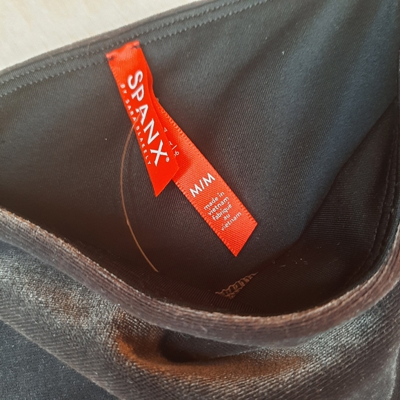 SPANX Velvet Leggings. SZ M - Picture 11 of 11